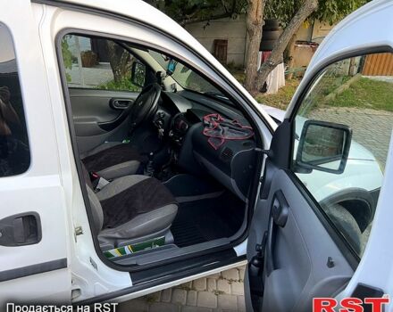 Белый Опель Комбо груз.-пасс., объемом двигателя 1.7 л и пробегом 350 тыс. км за 2499 $, фото 1 на Automoto.ua