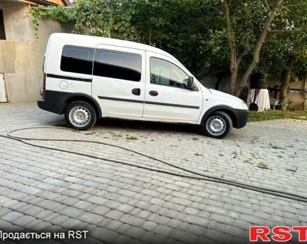 Белый Опель Комбо груз.-пасс., объемом двигателя 1.7 л и пробегом 350 тыс. км за 2499 $, фото 3 на Automoto.ua