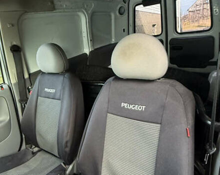 Белый Опель Комбо груз.-пасс., объемом двигателя 1.6 л и пробегом 219 тыс. км за 3999 $, фото 9 на Automoto.ua