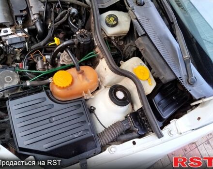 Белый Опель Комбо груз.-пасс., объемом двигателя 1.6 л и пробегом 290 тыс. км за 2400 $, фото 3 на Automoto.ua