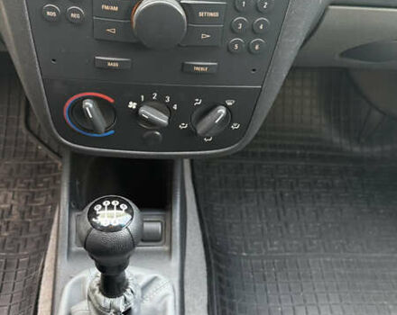 Белый Опель Комбо груз.-пасс., объемом двигателя 1.6 л и пробегом 219 тыс. км за 3999 $, фото 13 на Automoto.ua