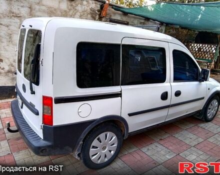 Белый Опель Комбо груз.-пасс., объемом двигателя 1.6 л и пробегом 290 тыс. км за 2400 $, фото 2 на Automoto.ua