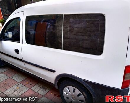 Белый Опель Комбо груз.-пасс., объемом двигателя 1.6 л и пробегом 290 тыс. км за 2400 $, фото 1 на Automoto.ua