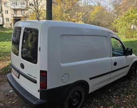 Белый Опель Комбо груз.-пасс., объемом двигателя 1.25 л и пробегом 182 тыс. км за 3500 $, фото 4 на Automoto.ua