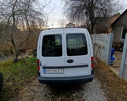 Белый Опель Комбо груз.-пасс., объемом двигателя 1.2 л и пробегом 410 тыс. км за 3500 $, фото 4 на Automoto.ua