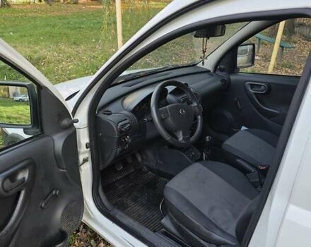 Белый Опель Комбо груз.-пасс., объемом двигателя 1.25 л и пробегом 182 тыс. км за 3500 $, фото 13 на Automoto.ua