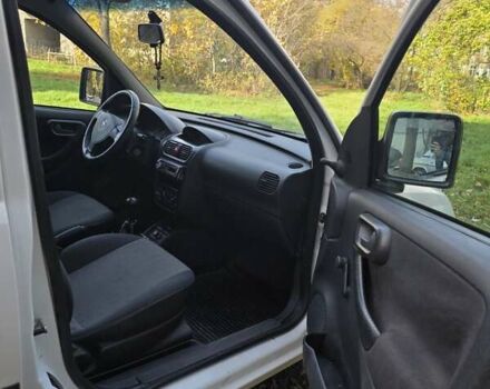 Белый Опель Комбо груз.-пасс., объемом двигателя 1.25 л и пробегом 182 тыс. км за 3500 $, фото 14 на Automoto.ua