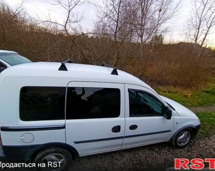 Белый Опель Комбо груз.-пасс., объемом двигателя 1.2 л и пробегом 410 тыс. км за 3500 $, фото 5 на Automoto.ua