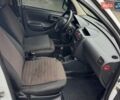 Білий Опель Комбо вант.-пас., об'ємом двигуна 1.3 л та пробігом 363 тис. км за 3000 $, фото 7 на Automoto.ua