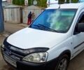 Белый Опель Комбо груз.-пасс., объемом двигателя 1.2 л и пробегом 300 тыс. км за 4000 $, фото 4 на Automoto.ua
