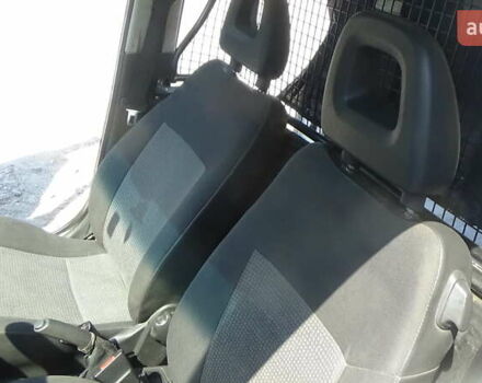 Белый Опель Комбо груз.-пасс., объемом двигателя 1.4 л и пробегом 250 тыс. км за 2900 $, фото 16 на Automoto.ua