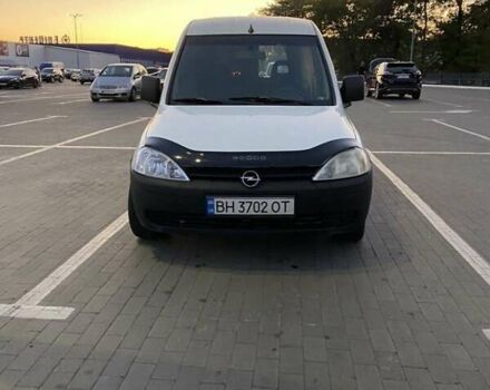 Белый Опель Комбо груз.-пасс., объемом двигателя 1.3 л и пробегом 260 тыс. км за 4000 $, фото 2 на Automoto.ua