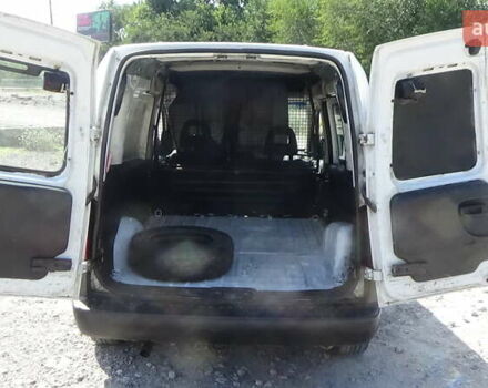 Белый Опель Комбо груз.-пасс., объемом двигателя 1.4 л и пробегом 250 тыс. км за 2900 $, фото 5 на Automoto.ua