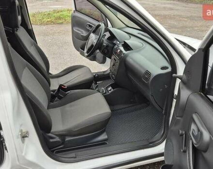 Білий Опель Комбо вант.-пас., об'ємом двигуна 1.69 л та пробігом 232 тис. км за 3750 $, фото 10 на Automoto.ua