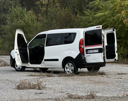 Опель Комбо вант.-пас. 2012 у Кам'янське (Дніпродзержинськ) на Automoto.ua Білий Опель Комбо вант.-пас., об'ємом двигуна 1.3 л та пробігом 284 тис. км за 5200 $, фото 34 на Automoto.ua