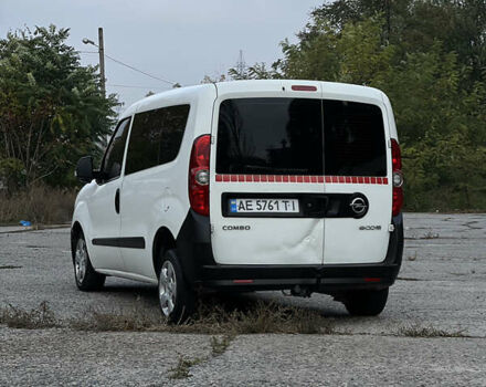 Опель Комбо вант.-пас. 2012 у Кам'янське (Дніпродзержинськ) на Automoto.ua Білий Опель Комбо вант.-пас., об'ємом двигуна 1.3 л та пробігом 284 тис. км за 5200 $, фото 9 на Automoto.ua