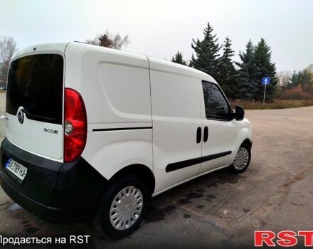 Белый Опель Комбо груз.-пасс., объемом двигателя 1.2 л и пробегом 170 тыс. км за 3650 $, фото 12 на Automoto.ua