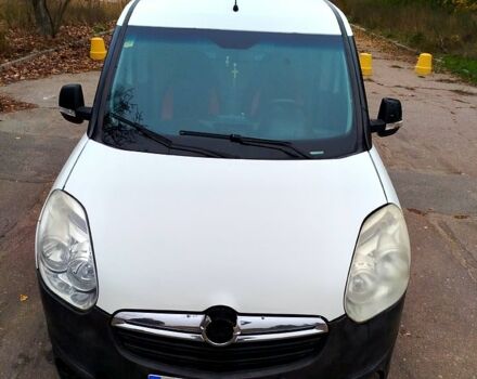 Белый Опель Комбо груз.-пасс., объемом двигателя 1.2 л и пробегом 170 тыс. км за 3650 $, фото 8 на Automoto.ua