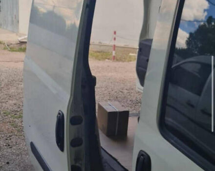 Белый Опель Комбо груз.-пасс., объемом двигателя 1.3 л и пробегом 260 тыс. км за 6300 $, фото 4 на Automoto.ua