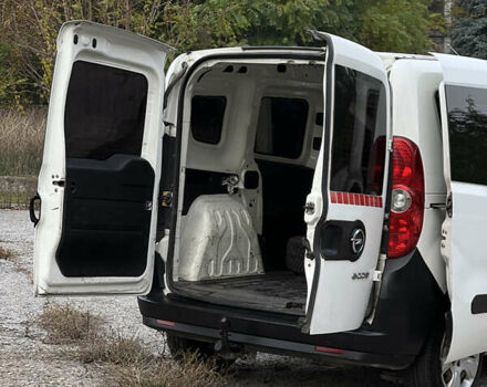 Опель Комбо вант.-пас. 2012 у Кам'янське (Дніпродзержинськ) на Automoto.ua Білий Опель Комбо вант.-пас., об'ємом двигуна 1.3 л та пробігом 284 тис. км за 5200 $, фото 27 на Automoto.ua