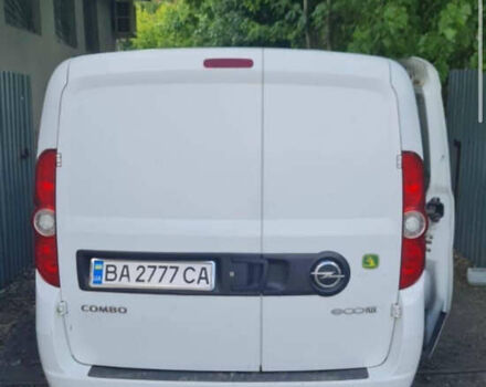 Белый Опель Комбо груз.-пасс., объемом двигателя 1.3 л и пробегом 260 тыс. км за 6300 $, фото 2 на Automoto.ua