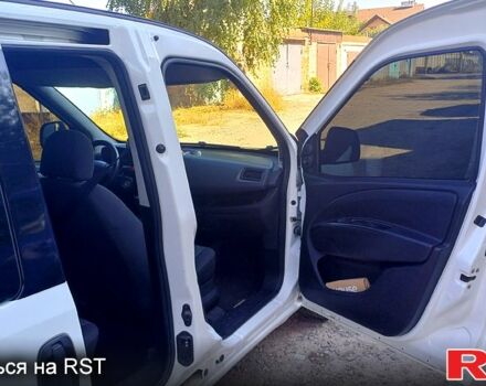 Белый Опель Комбо груз.-пасс., объемом двигателя 1.6 л и пробегом 300 тыс. км за 7400 $, фото 10 на Automoto.ua