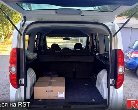 Белый Опель Комбо груз.-пасс., объемом двигателя 1.6 л и пробегом 300 тыс. км за 7400 $, фото 8 на Automoto.ua