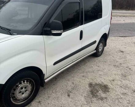 Белый Опель Комбо груз.-пасс., объемом двигателя 1.25 л и пробегом 292 тыс. км за 5500 $, фото 10 на Automoto.ua