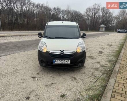 Белый Опель Комбо груз.-пасс., объемом двигателя 1.25 л и пробегом 292 тыс. км за 5500 $, фото 1 на Automoto.ua