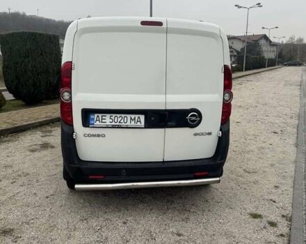 Белый Опель Комбо груз.-пасс., объемом двигателя 1.25 л и пробегом 292 тыс. км за 5500 $, фото 7 на Automoto.ua