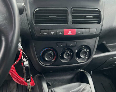 Белый Опель Комбо груз.-пасс., объемом двигателя 1.3 л и пробегом 280 тыс. км за 4800 $, фото 8 на Automoto.ua