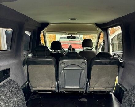 Белый Опель Комбо груз.-пасс., объемом двигателя 1.6 л и пробегом 247 тыс. км за 8000 $, фото 9 на Automoto.ua