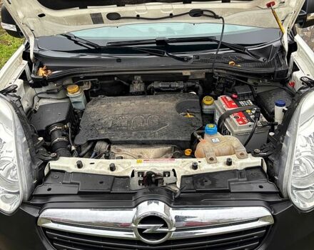 Белый Опель Комбо груз.-пасс., объемом двигателя 1.6 л и пробегом 247 тыс. км за 8000 $, фото 4 на Automoto.ua