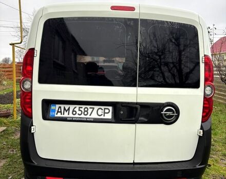 Белый Опель Комбо груз.-пасс., объемом двигателя 1.6 л и пробегом 247 тыс. км за 8000 $, фото 6 на Automoto.ua