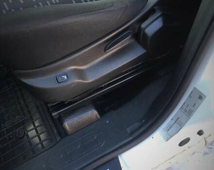 Белый Опель Комбо груз.-пасс., объемом двигателя 1.25 л и пробегом 260 тыс. км за 8900 $, фото 5 на Automoto.ua