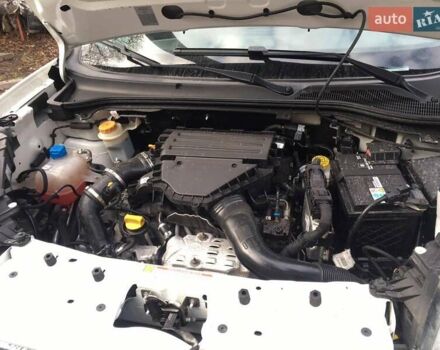 Белый Опель Комбо груз.-пасс., объемом двигателя 1.25 л и пробегом 260 тыс. км за 8900 $, фото 6 на Automoto.ua