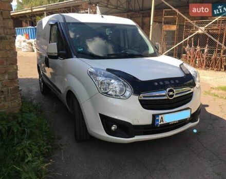 Белый Опель Комбо груз.-пасс., объемом двигателя 1.25 л и пробегом 260 тыс. км за 8900 $, фото 1 на Automoto.ua