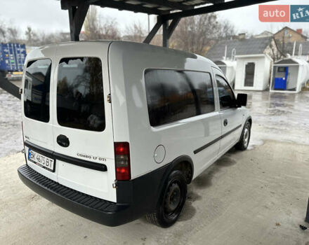 Белый Опель Комбо груз.-пасс., объемом двигателя 1.69 л и пробегом 240 тыс. км за 3200 $, фото 4 на Automoto.ua