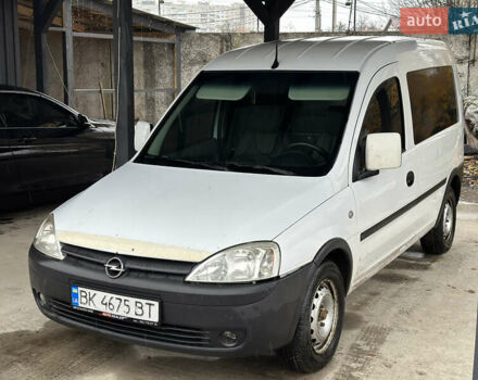 Белый Опель Комбо груз.-пасс., объемом двигателя 1.69 л и пробегом 240 тыс. км за 3200 $, фото 2 на Automoto.ua