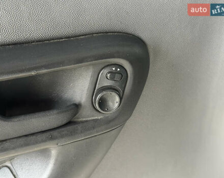 Белый Опель Комбо груз.-пасс., объемом двигателя 1.69 л и пробегом 240 тыс. км за 3200 $, фото 10 на Automoto.ua