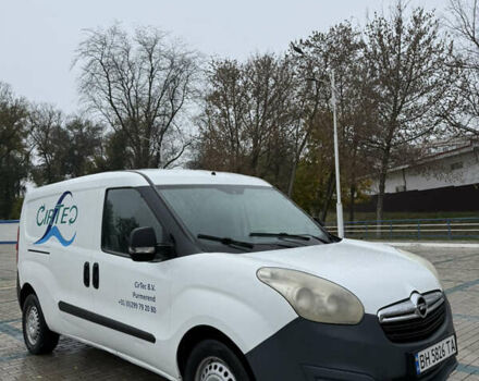 Белый Опель Комбо груз.-пасс., объемом двигателя 1.25 л и пробегом 350 тыс. км за 4500 $, фото 1 на Automoto.ua