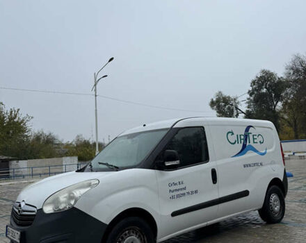 Белый Опель Комбо груз.-пасс., объемом двигателя 1.25 л и пробегом 350 тыс. км за 4500 $, фото 2 на Automoto.ua