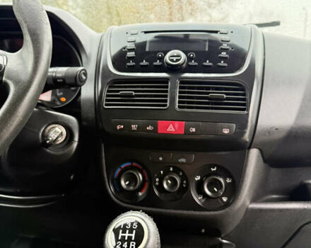 Белый Опель Комбо груз.-пасс., объемом двигателя 1.25 л и пробегом 350 тыс. км за 4500 $, фото 10 на Automoto.ua