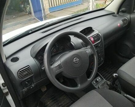 Белый Опель Комбо груз.-пасс., объемом двигателя 1.7 л и пробегом 178 тыс. км за 4300 $, фото 3 на Automoto.ua