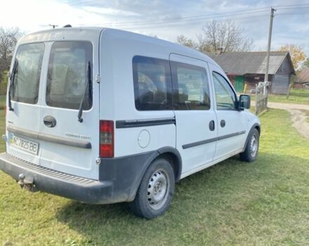 Белый Опель Комбо груз.-пасс., объемом двигателя 1.3 л и пробегом 300 тыс. км за 2600 $, фото 2 на Automoto.ua