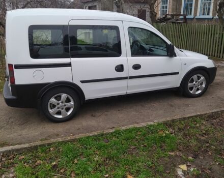 Белый Опель Комбо груз.-пасс., объемом двигателя 1.7 л и пробегом 178 тыс. км за 4300 $, фото 1 на Automoto.ua