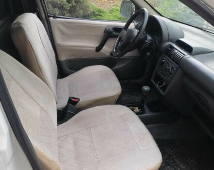 Белый Опель Комбо груз.-пасс., объемом двигателя 1.4 л и пробегом 470 тыс. км за 595 $, фото 4 на Automoto.ua