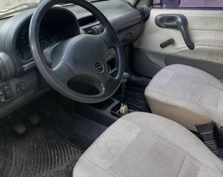 Белый Опель Комбо груз.-пасс., объемом двигателя 1.4 л и пробегом 470 тыс. км за 595 $, фото 5 на Automoto.ua