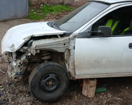 Белый Опель Комбо груз.-пасс., объемом двигателя 1.4 л и пробегом 285 тыс. км за 500 $, фото 1 на Automoto.ua