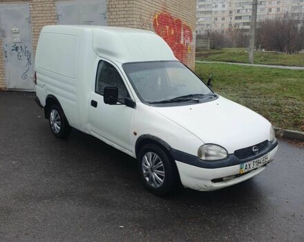 Белый Опель Комбо груз.-пасс., объемом двигателя 1.3 л и пробегом 300 тыс. км за 1499 $, фото 3 на Automoto.ua